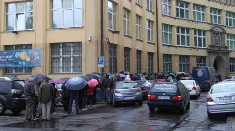 W kolejce po 2 złote