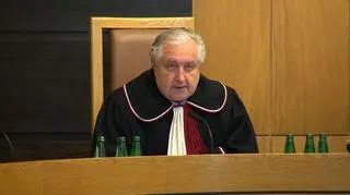 Prezes Trybunału Konstytucyjnego otrzymał papieską nagrodę Pro Ecclesia et Pontifice za zasługi dla Kościoła i szerzenie wartości chrześcijańskich. Profesor Andrzej Rzepliński nagrodę przyjął z rąk kardynała Kazimierza Nycza w piątek. „Jestem szczęśliwy, gdyż jestem Polakiem, chrześcijaninem i katolikiem” – powiedział podczas uroczystości. Od razu pojawiły się pytania o bezstronność urzędującego prezesa Trybunału Konstytucyjnego. – To szokujące i kładzie się głębokim cieniem na bezstronności Trybunału – ocenia Paweł Borecki z Polskiego Towarzystwa Prawa Wyznaniowego.