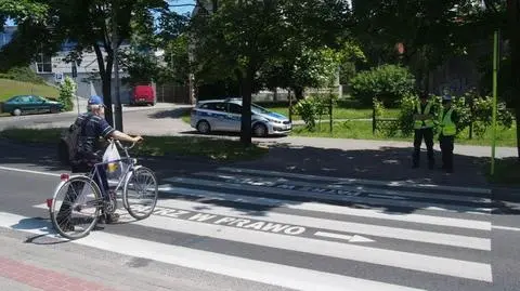 Napisy na pasach w Zielonej Górze. "To inicjatywa policjantów"