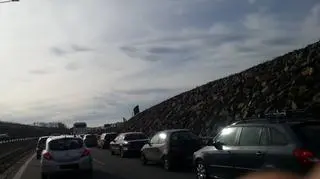 Ciasno jest przy wjeździe do Zakopanego, za Nowym Targiem