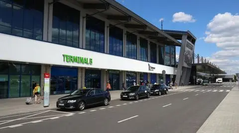 Zarzut dla mężczyzny, który wtargnął na płytę lotniska Katowice