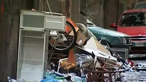 Boże Narodzenie wśród śmieci w Neapolu