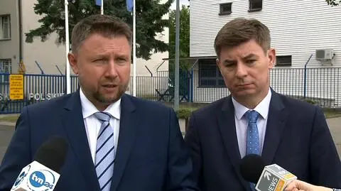Posłowie PO-KO w I Bazie Lotnictwa Transportowego w sprawie lotów Kuchcińskiego