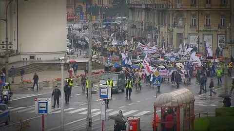 Związki zawodowe kojarzą się Polakom głównie ze strajkami