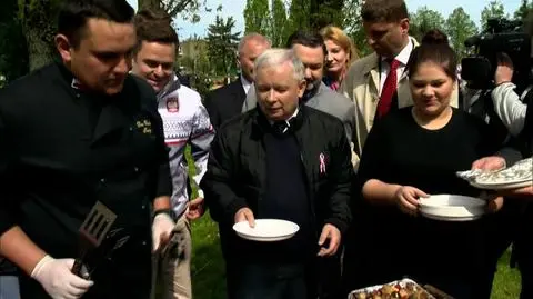 Jarosław Kaczyński grilluje