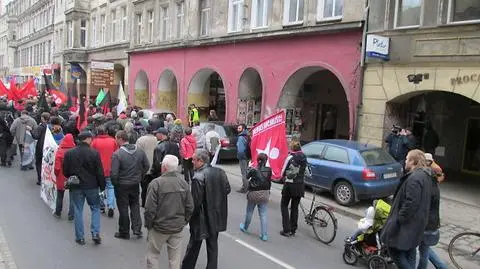 "Nie zaciskaj pasa, zaciskaj pięść"