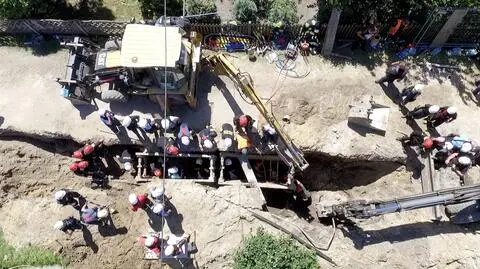 Smardów: Wypadek przy budowie kanalizacji. Uwięziony robotnik