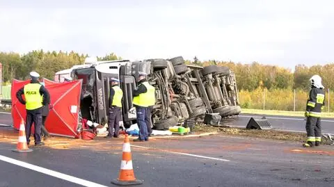 Borkowo, Tczew: tir przewrócił się na autostradzie. Kierowca nie żyje