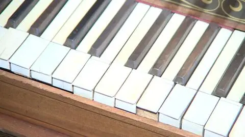 Bezdomny włamywacz zniszczył pianino za 26 tys. zł
