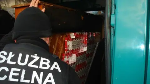 Papierosy ukrył w pianinie