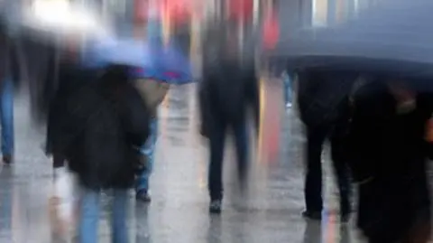 W niedzielę brzydko: 
śnieg, deszcz i silny wiatr