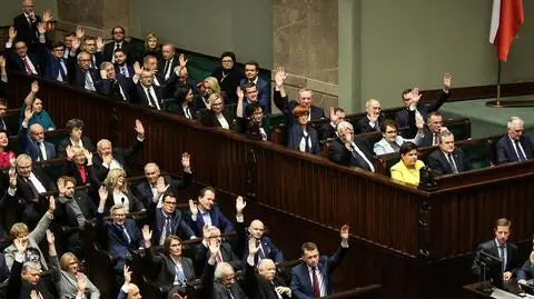 Dlaczego PiS nie chce opublikować dowodów wpłat?