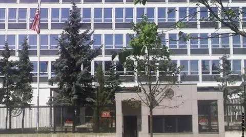 Ambasada USA tłumaczy się "z nacisków na Polskę"