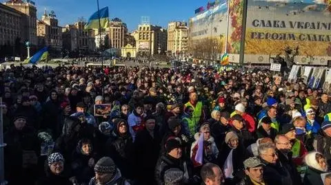 Rok od rozpoczęcia rewolucji. Rodziny ofiar wygwizdały Poroszenkę