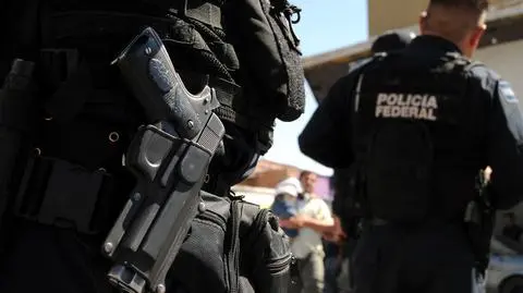 Meksykańska policja walczy z kartelami narkotykowymi 