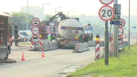 Poznań. Cysterna z gazem wjechała w szykany