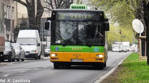 PKP zamknęło przejazd. "79" jeździ objazdem