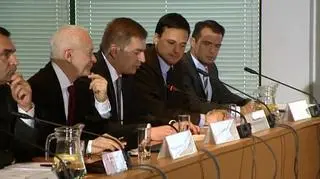 17.05| Ministrowie meldują premierowi Donaldowi Tuskowi gotowość do organizacji Euro 2012. 