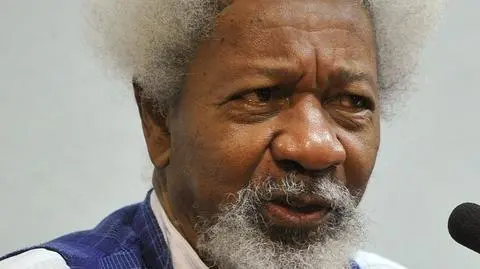 Wole Soyinka zrezygnował z zielonej karty. Przez Donalda Trumpa
