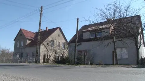 12-latek rzucił się z młotkiem na matkę. Zatrzymała go policja
