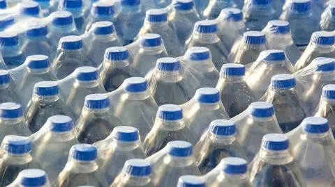 Deposit for plastic bottles? Local governments are pressing on central authorities