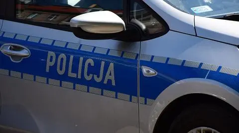 Policjanci usłyszeli płacz dziecka. Okazało się, że ojciec dziewczynki miał prawie pięć promili