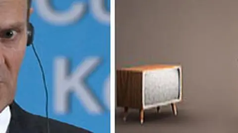 Wielkie zębiska straszą u Tuska