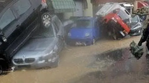 Genua sparaliżowana. 
7 zabitych w nawałnicach