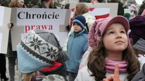 Sejm o przemocy. Jak chronić rodzinę i pomóc ofiarom?
