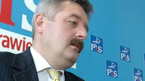 "PiS zamyka posłom usta"