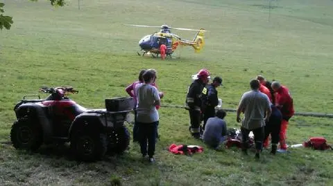 Przygnieciony quadem czekał na pomoc. "Przekoziołkował i przejechał po sobie"