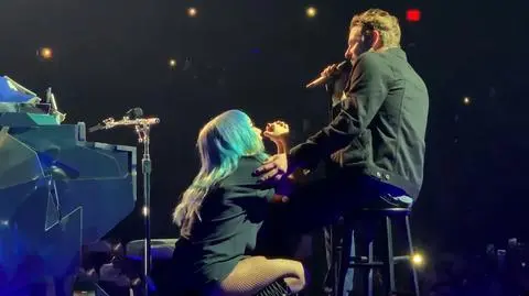 Lady Gaga i Bradley Cooper w czasie koncertu w Las Vegas