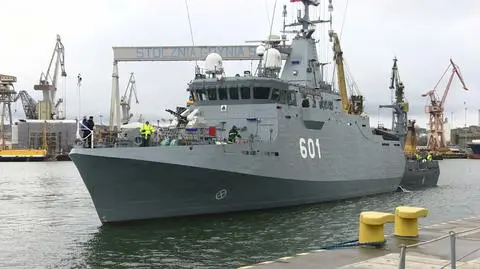 ORP Kormoran nowy polski okręt. Przygotowania do podniesienia bandery