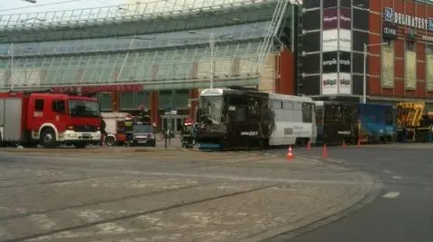 Tramwaj wjechał w tira. Jedna osoba ranna