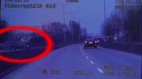 Świętokrzyskie. Pojechała "pod prąd", bo tak pokazała jej nawigacja