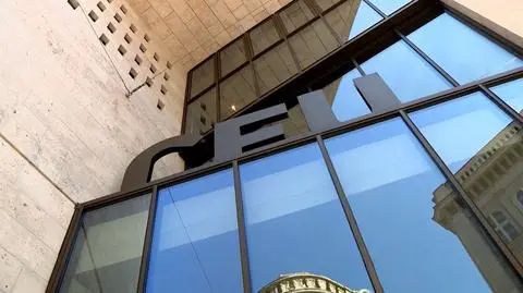 Uniwersytet założony przez George'a Sorosa podzielił Węgrów