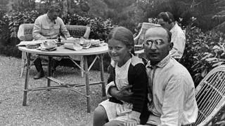 Józef Stalin (w głębi) i Ławrentij Beria - twórcy terroru