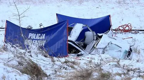 2 osoby zginęły w zderzeniu auta osobowego z pociągiem