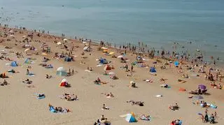 Włoskie władze twierdzą, że masaże na plaży są niehigieniczne