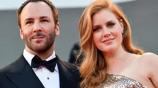 Tom Ford i Amy Adams na czerwonym dywanie przed premierą "Nocturnal Animals" 