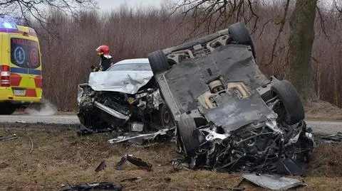 Kartuzy: 13-latek zginął w zderzeniu samochodów