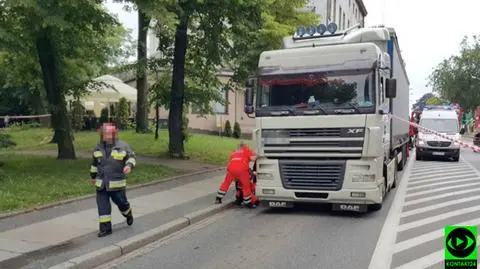 Na miejscu nadal działają służby