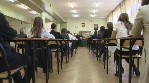 Likwidacja gimnazjów. Episkopat przeciwny. PiS przedłuża konsultacje