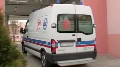 Pijani studenci skakali 
 po karetce