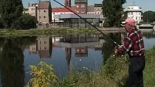 Wędkarz nad graniczną rzeką