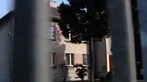 Syn bije ojca. Ojciec syna chroni. Zareagowali sąsiedzi
