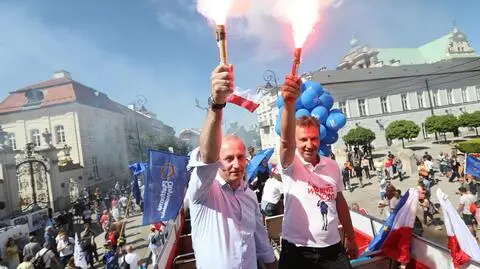 Posłowie PO odpalili race. Neumann: zapłacimy z Halickim mandaty