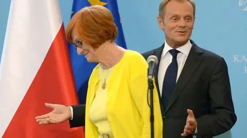 Małgorzata Fuszara i Donald Tusk na piątkowej konferencji prasowej 