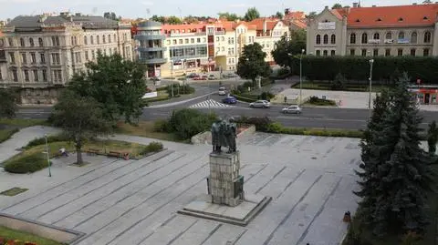 Ukraińcy chcą przenieść radziecki pomnik na cmentarz