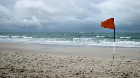 Tylko biała flaga zezwala na kąpiel w danym miejscu